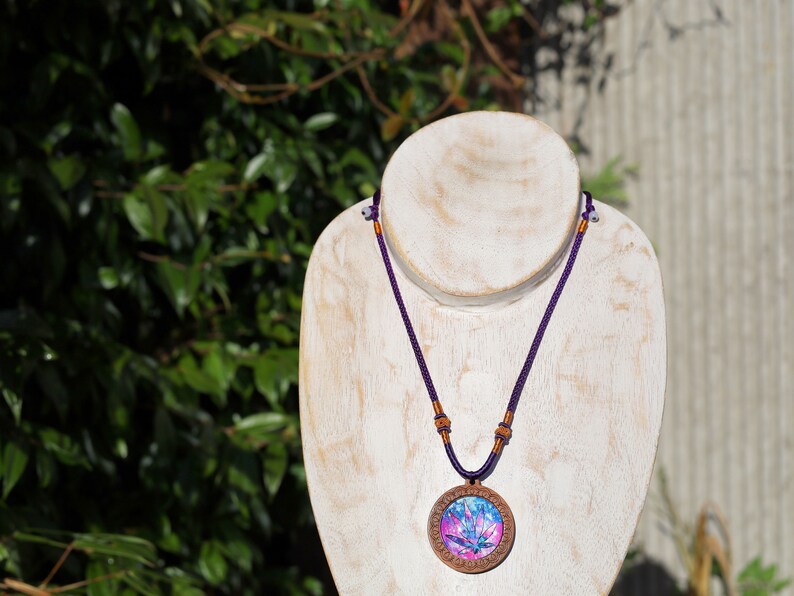 Marijuana Purple/ Blue Round Glass Cabochon Flatback in Wood Cabochon. Eye is 3mm. Shape: round dome