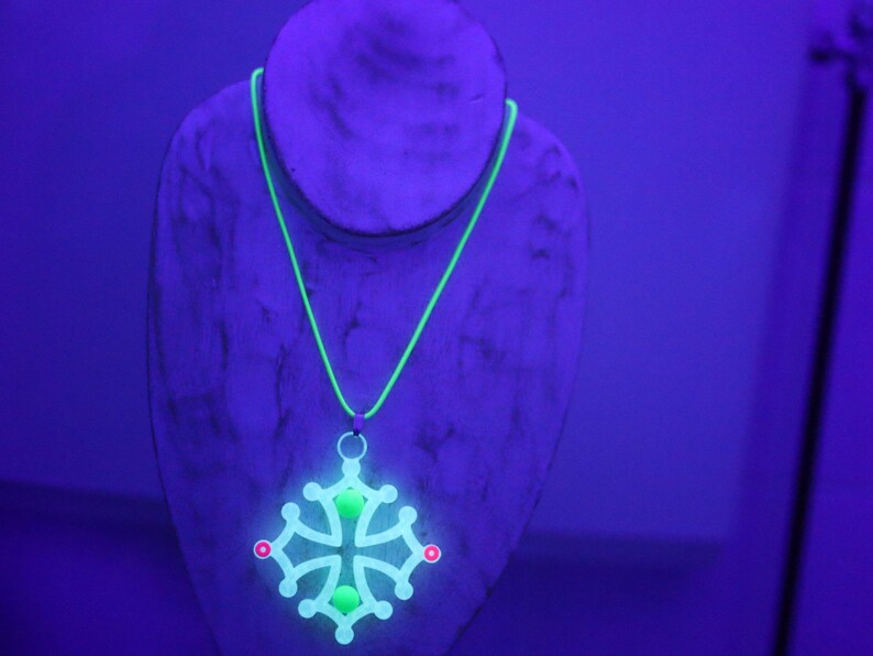 Wajakaa 3D-Printed Glow-in-the-Dark Necklaces–Exclusive, Unique&UV Reactive! one-of-a-kind glow-in-the-dark necklaces. who love to stand out