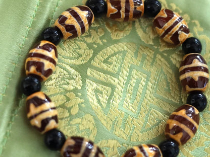 Exclusive Natural Stone Bracelet/Tibetan Dzi Bead Bracelets. Tibetan Buddhist jewelry have both religious and spiritual essence.