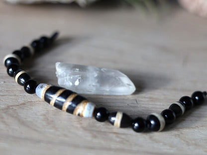Unique Natural Stone Bracelet/Tibetan Dzi Bead Charm Bracelets. Tibetan Buddhist jewelry have both religious and spiritual essence.