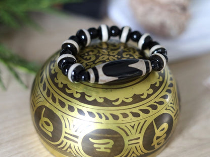 These Dzi Beads boast the traits of the mighty tiger, and will bless the beholder with a sense of courage, confidence and perseverance.