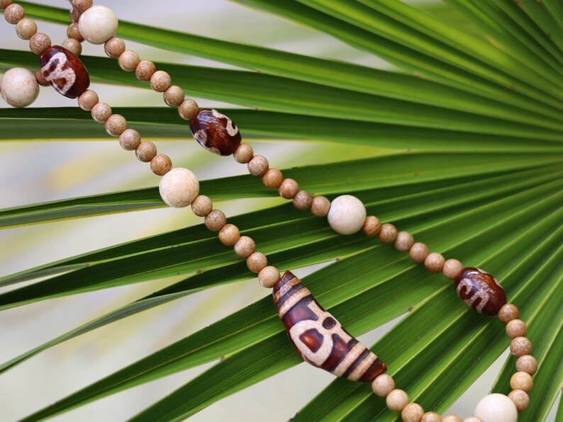 Bracelet Treasure Ultra Energy Tibetan Ancient Agate Wealth God Figure Dzi Bead. very powerful property. Beads fashion for Men and Women
