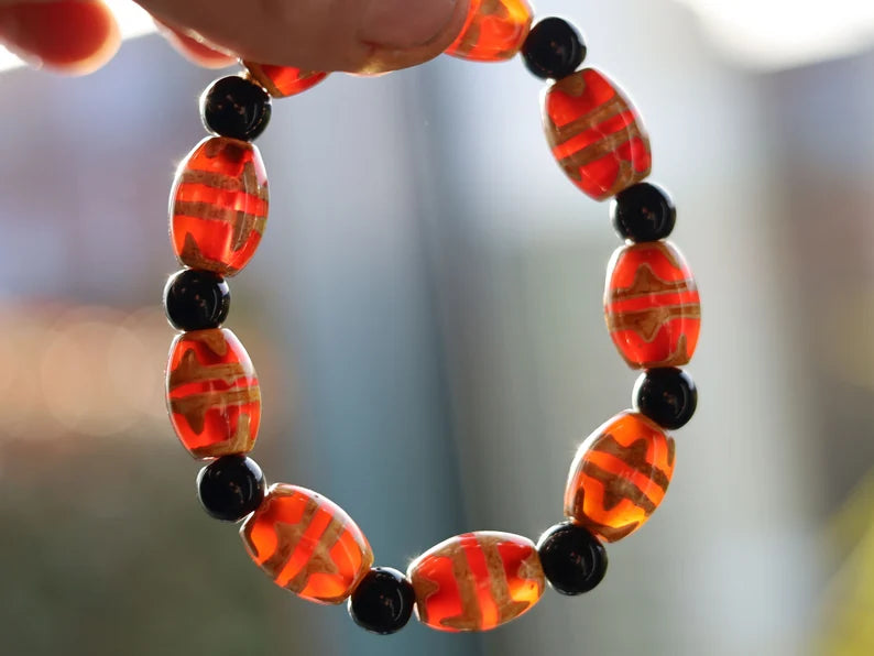 Exclusive Natural Stone Bracelet/Tibetan Dzi Bead Bracelets. Tibetan Buddhist jewelry have both religious and spiritual essence.