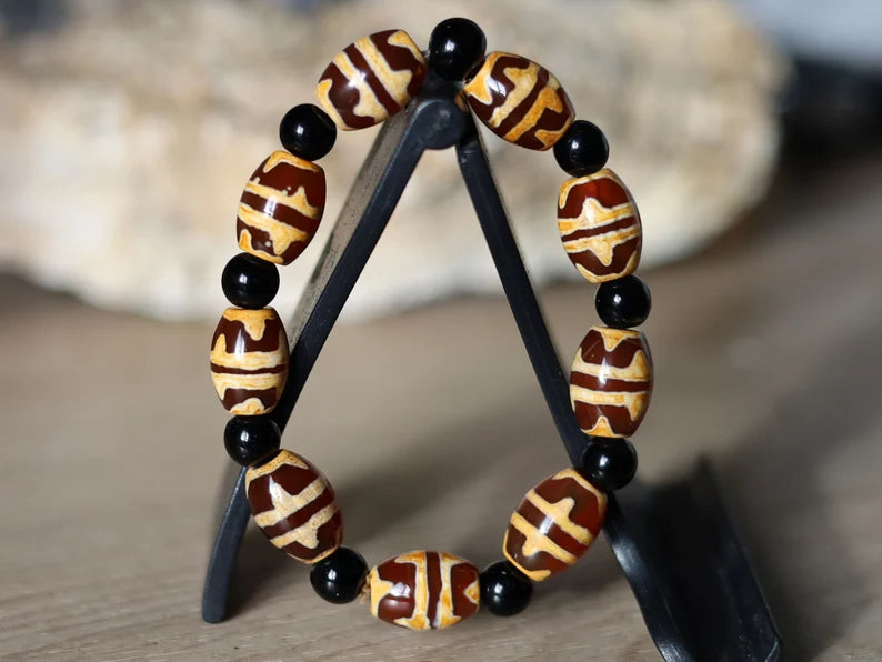 Exclusive Natural Stone Bracelet/Tibetan Dzi Bead Bracelets. Tibetan Buddhist jewelry have both religious and spiritual essence.