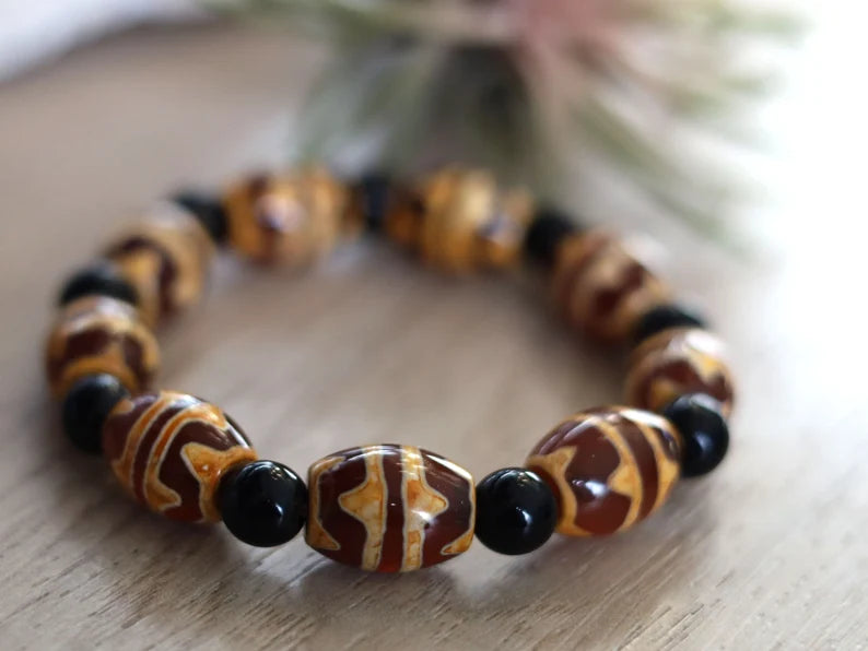Exclusive Natural Stone Bracelet/Tibetan Dzi Bead Bracelets. Tibetan Buddhist jewelry have both religious and spiritual essence.