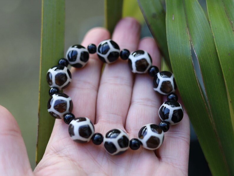 Natural Stone Bracelet/Tibetan Dzi 3 Eyes Bead Charm Bracelets. Tibetan Buddhist jewelry, perfect for having good vibes with style!