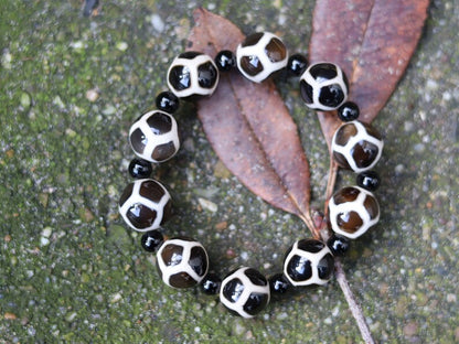 Natural Stone Bracelet/Tibetan Dzi 3 Eyes Bead Charm Bracelets. Tibetan Buddhist jewelry, perfect for having good vibes with style!