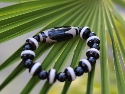 These Dzi Beads boast the traits of the mighty tiger, and will bless the beholder with a sense of courage, confidence and perseverance.