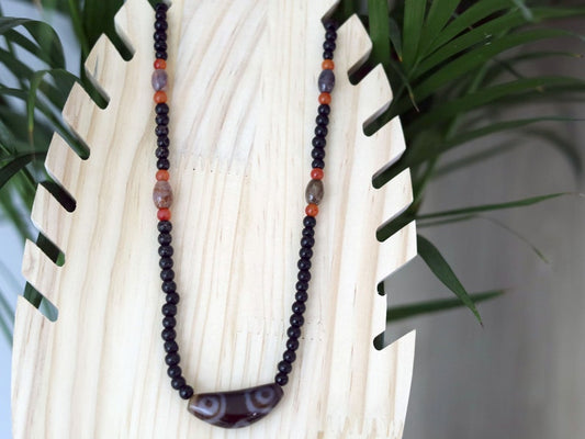 Uncommon Dzi Bead 6 eyes necklace. Helps those who seek self-knowledge, self-cultivation and spiritual practices.