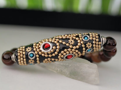 Vaḍā Bīḍa collection Supreme Agate Dream black, brown bracelet. Life will be full of luck and establishing great business partnerships.