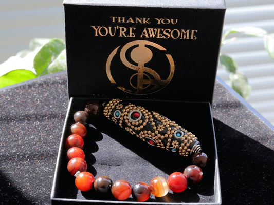 Vaḍā Bīḍa collection Supreme Agate Dream black, brown bracelet. Life will be full of luck and establishing great business partnerships.