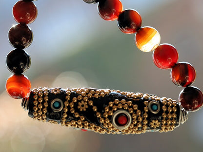 Vaḍā Bīḍa collection Supreme Agate Dream black, brown bracelet. Life will be full of luck and establishing great business partnerships.