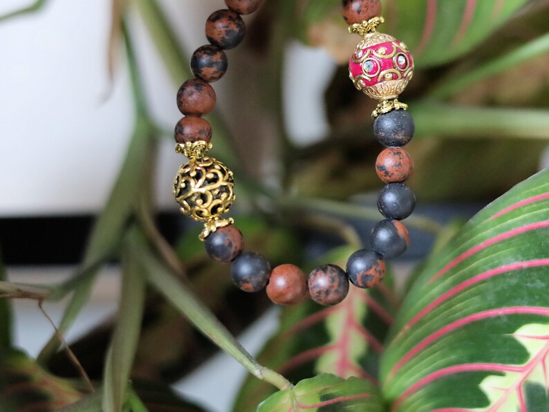 Śānadāra Jewel Collection - Wonderful Natural Mahogany Jasper Matte bracelet with Handmade Grade A Rhinestone Indonesia Bead.