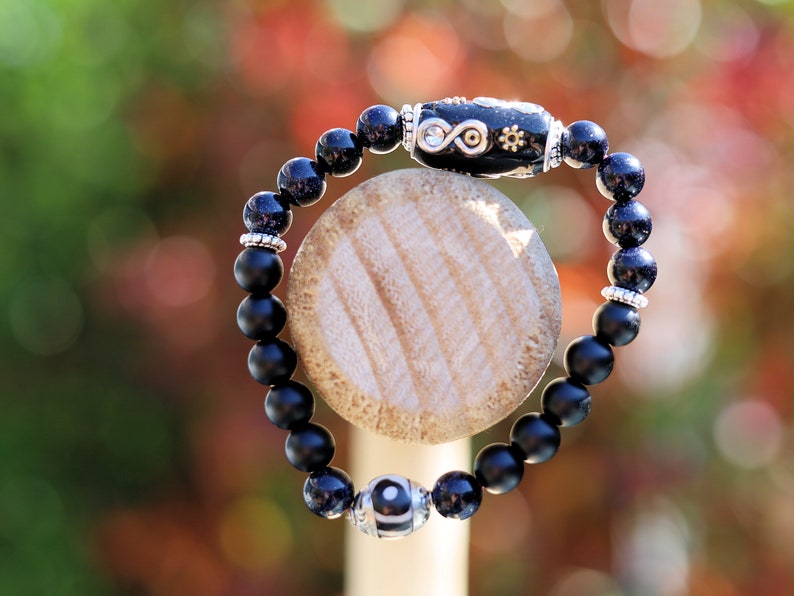 Garamī dā samāṁ Jewel Collection - Curious matte Agate combined with Blue Goldstone  and great Indonesia Bead, with Iron Core.