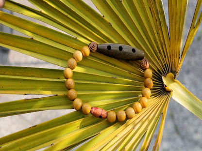 Pure Mookaite Jasper. Slows Aging, Protective & Encourages Adventure. Combined with A beautiful large Horn bead.