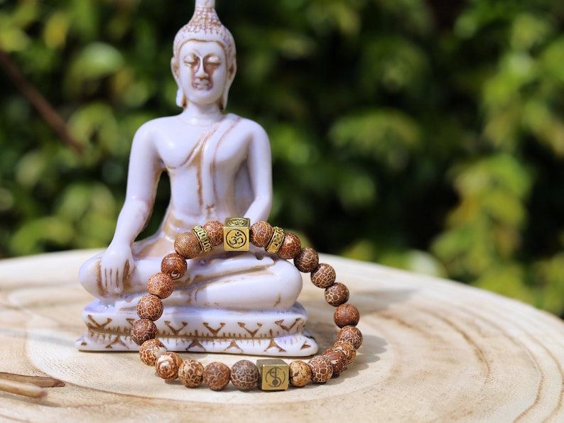 Pleasing Agate Pearl Natural Dragon Vein. Smooth Semi-Precious Stone Bead, AA+ Quality with Wajakaa © Logo bead.