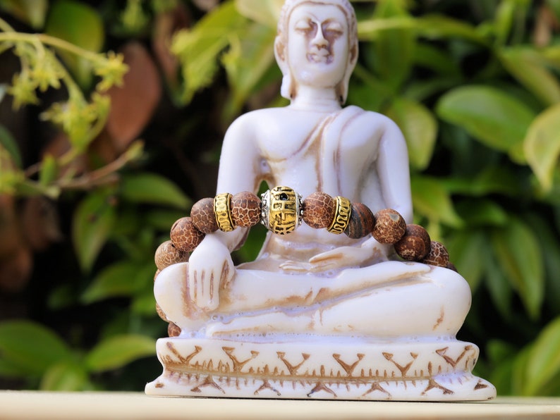 Pleasing Agate Pearl Natural Dragon Vein. Smooth Semi-Precious Stone Bead, AA+ Quality with Wajakaa © Logo bead.