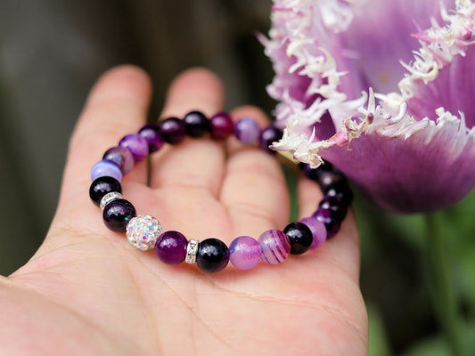 Graceful Purple Agate bracelet with Handmade Indonesia Bead combined with Wajakaa © Logo bead. Enhance yin and yang harmony.