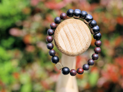 Drop dead Natural Bloodstone Beads bracelet versus Shungite beads and combined with a Wajakaa © Logo be