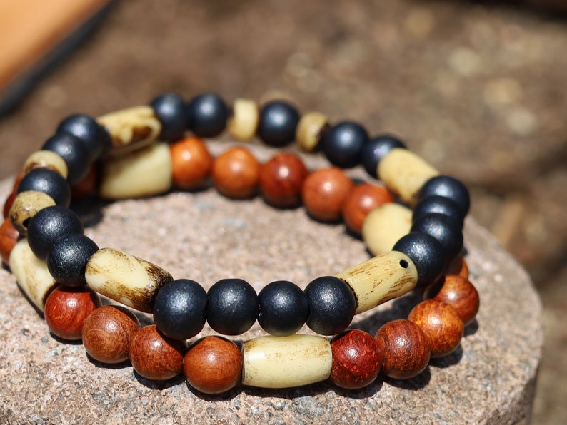 Wooden collection - 2x BRACELETS Rare Sandalwood black / crème Beads combined with old Antique White Bone Beads.