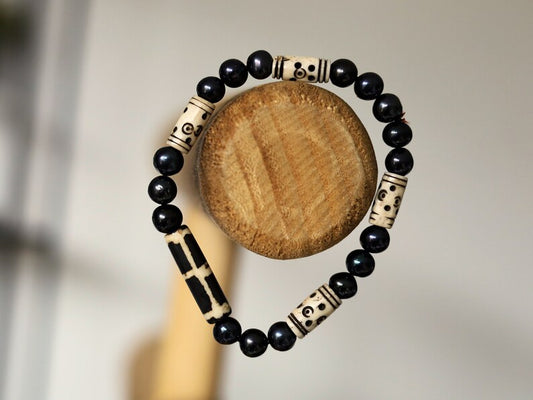 Tahitian Black Pearl Round Beads with Cream Tribal Tube Bone Beads. Bone gemstone jewelry. Haḍīāṁ Jewel winter Collection