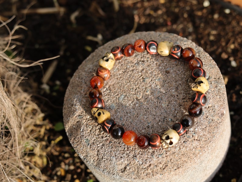 Striped Red Lace Agates Round Beads with beautiful handmade & hand-painted powder Glass from Kroboland. Bone gemstone jewelry.
