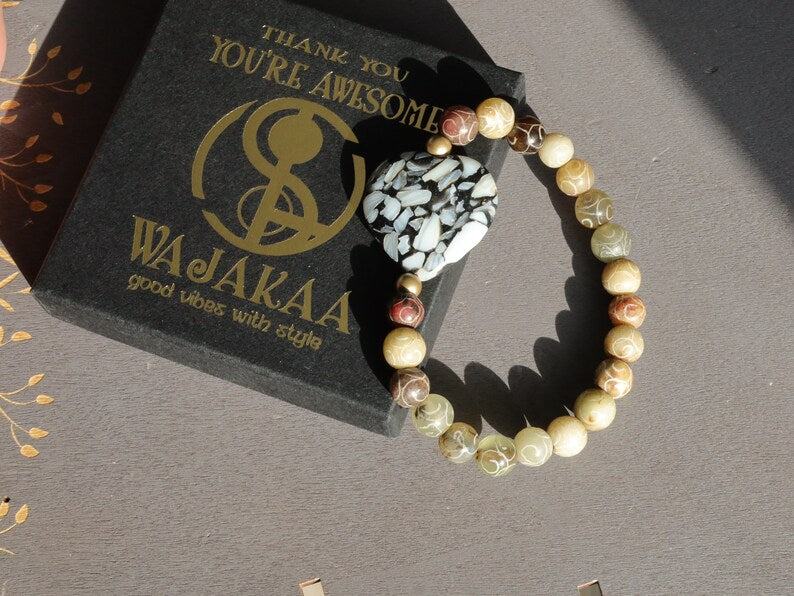 Unique Shell bead heart 30 mm black grey with rare Chinese Old Jade Hand Carved *RuYi* Round Beads. good fortune in Chinese folklore