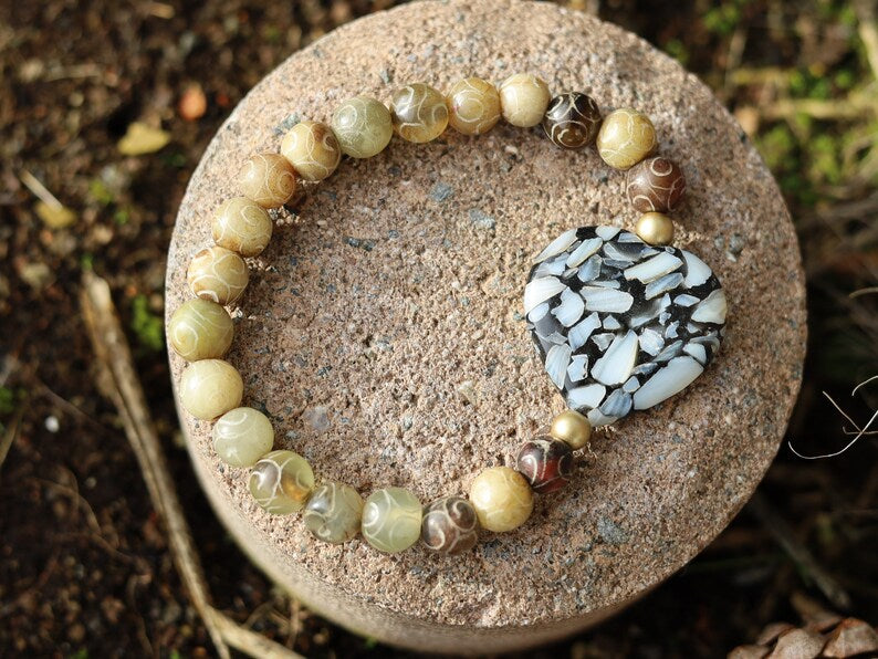 Unique Shell bead heart 30 mm black grey with rare Chinese Old Jade Hand Carved *RuYi* Round Beads. good fortune in Chinese folklore