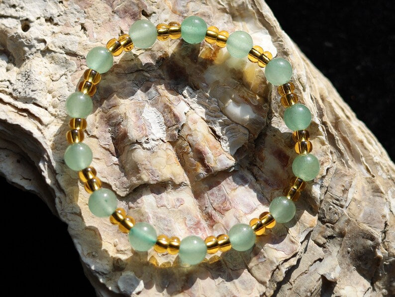 The Bāla Sagrahi Kids Collection. Children's Size Green Aventurine 6 mm Gemstone Bracelet with Preciosa Rocailles Czech glass. Gift for Kids