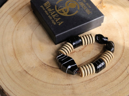 Big beautiful Horn gemstone bracelet jewelry with clay beads in different models. Bone jewelry is fashionable, suited all kinds of occasions