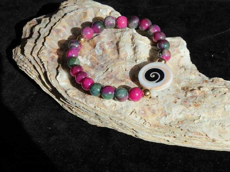 Colorful Persian Jade Round Loose Beads with Shell pendant circles black and Acrylic Metallook round Beads Gold. Unique!