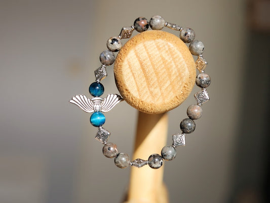 Flame Stone Beads Yooperlite with Silver bead standard with wings combined with 2x Blue Tiger Eye and Spacer Cube Square Diamond Diamond.