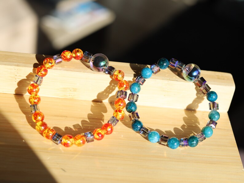 Summer set BRACELETS. 2x Holographic beads with Natural Apatite gemstone beads. Colour sparkling Glass beads