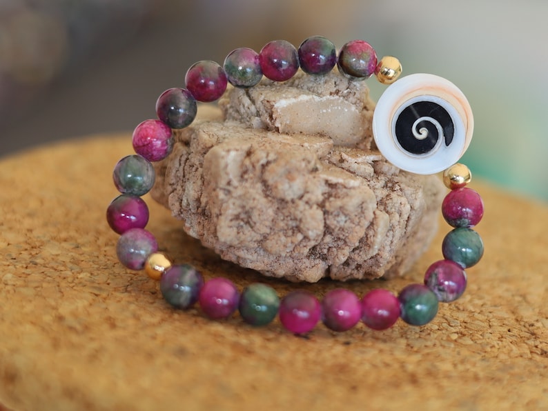 Colorful Persian Jade Round Loose Beads with Shell pendant circles black and Acrylic Metallook round Beads Gold. Unique!
