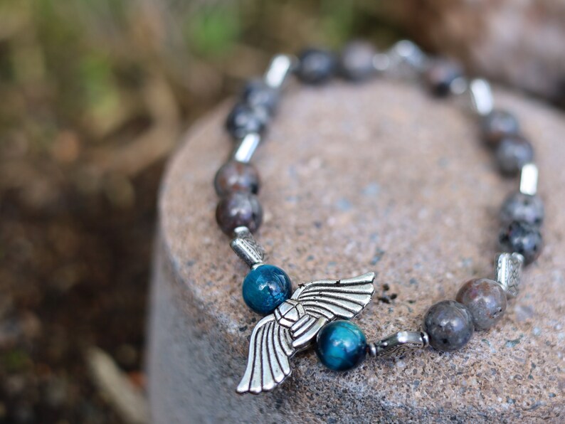 Flame Stone Beads Yooperlite with Silver bead standard with wings combined with 2x Blue Tiger Eye and Spacer Cube Square Diamond Diamond.