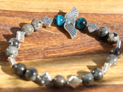 Flame Stone Beads Yooperlite with Silver bead standard with wings combined with 2x Blue Tiger Eye and Spacer Cube Square Diamond Diamond.