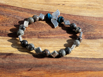 Flame Stone Beads Yooperlite with Silver bead standard with wings combined with 2x Blue Tiger Eye and Spacer Cube Square Diamond Diamond.