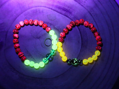 Glow in the dark - 2x bracelets glow in the orange/ green beads combined with amazing handcrafted glow in the dark lampwork beads.