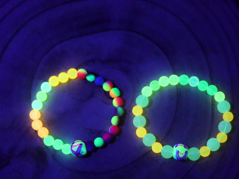 Glow in the dark - 2x bracelets UV Reactive Fluorescent Beaded Bracelets with glow in the dark. Combined with clay Blacklight beads.