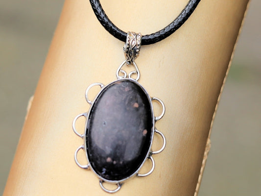 925 Pāgala Necklace Collection - Nuummite Gemstone Handmade 925 Sterling Silver Jewelry Pendant . 3 billion years old. One of a kind!