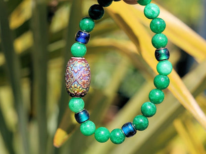 Color-changing Mood Mirāja collection. Green Lace Jades Beads bracelet with Mirage Mood Persian Beauty Bead. Creating unique colors