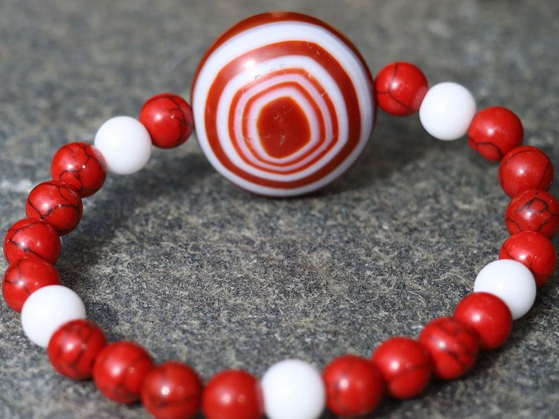 Tibetan RARE  Reddish Agate Dzi *Sky Eyed* Beaded bracelet. With  Stone Red Howlite Turquoise beads. And 5x White Onyx Agate.