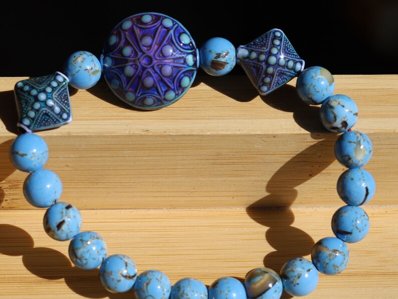 Color-changing Mirāja collection. Unique mix Agates Quartz Jaspers Amazonite Lava Tiger Eye bracelet with Mirage Mood Stargazer Puffy Coin