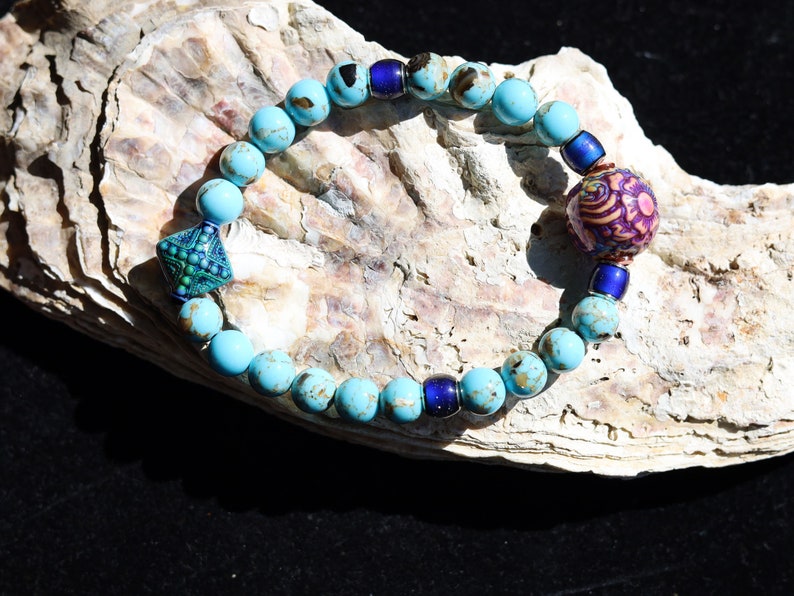 Color-changing Mood Mirāja collection. Unique Agates Quartz Jaspers Amazonite Lava Tiger Eye bracelet with Mirage Mood Shangri-La Round Bead
