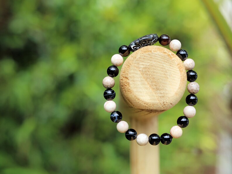 Maifanite/Maifan Stone Beaded bracelet with Black Banded Agate Onyx . With A beautiful large acrylic bead in 'Lace' look