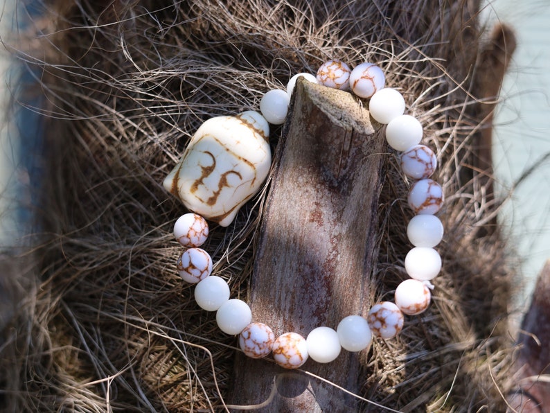 White Line Collection: White Onyx Agate bracelet with White Turquoise Gold Color Wire Pine beads. Beautiful large Buddha