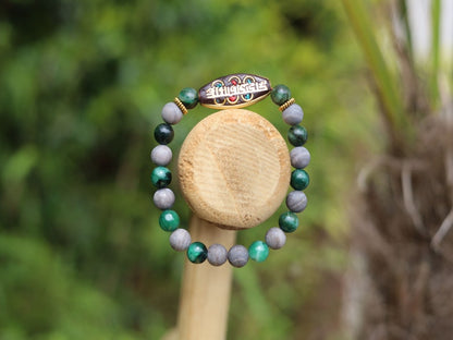 Beautiful & very special prayer bead from Nepal: Buddha. With amazing Emerald beads and Agate Wood Lace Stone Frosted Beads.
