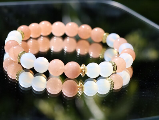 White opal bracelet with Sun stone beads. Sun stone is a unique and captivating gemstone known for its distinctive sparkling appearance.