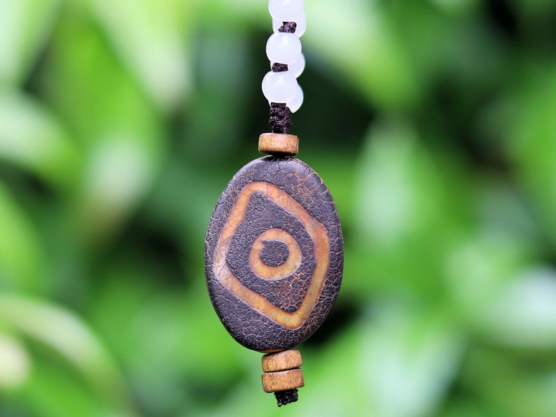 Rare Agate Tibetan 2 Eye DZI pendant. With Hand Knotted Adjustable Cord String Necklace. will be full of unity, harmony and happy feelings.