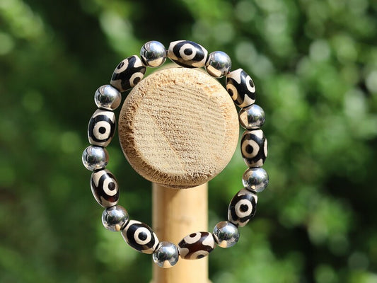 Hematite beads round 10mm silver with Tibetan Agate Three-eye dZi beads. It means success, wealth, long life full of health and fortunate opportunities